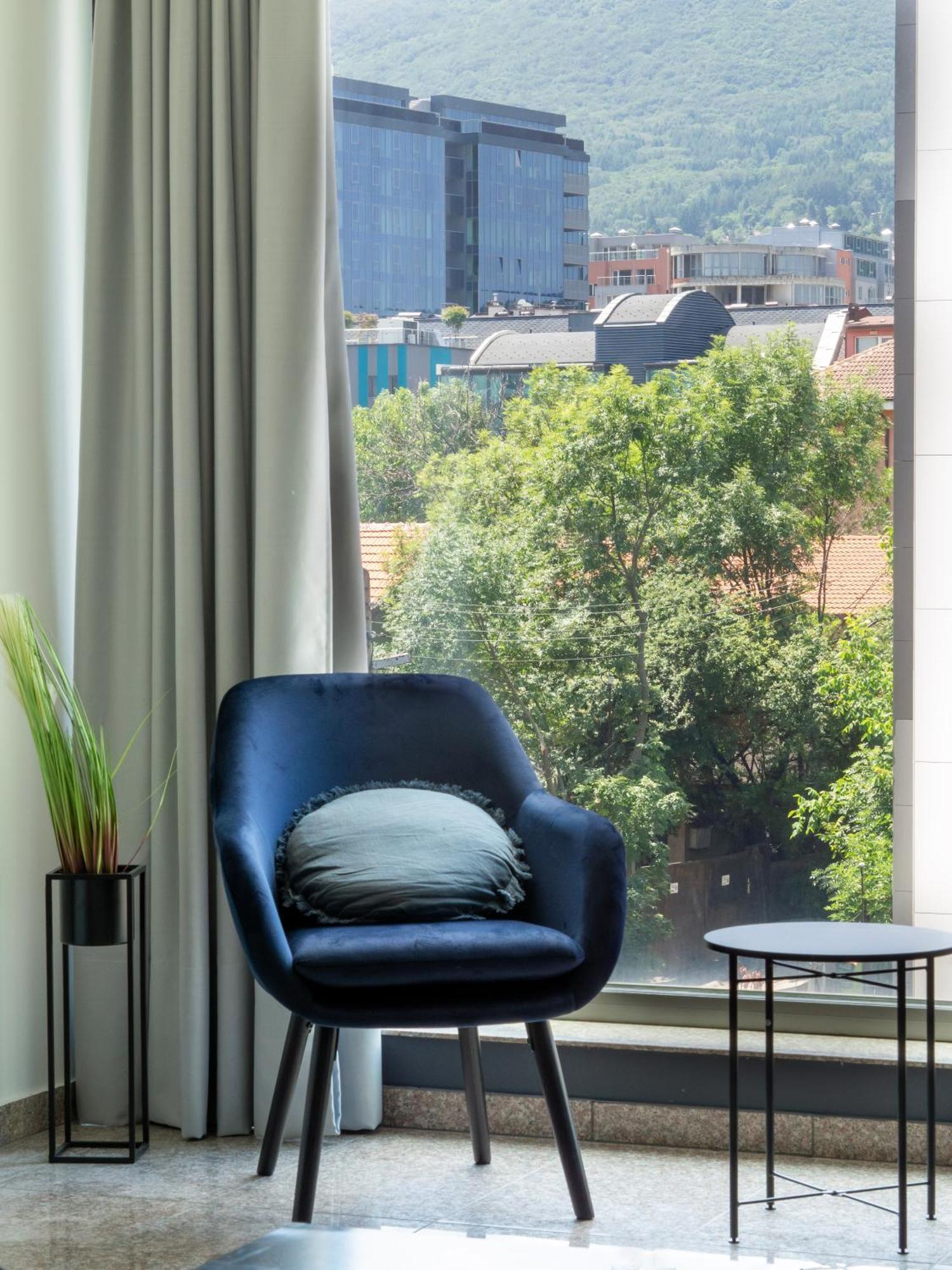 Vertigo2 Huge 2 Bedrooms Balcony Parking Apartment